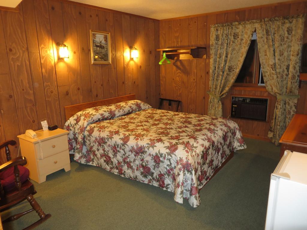 Travelers Inn Motel Eagle River Pokoj fotografie