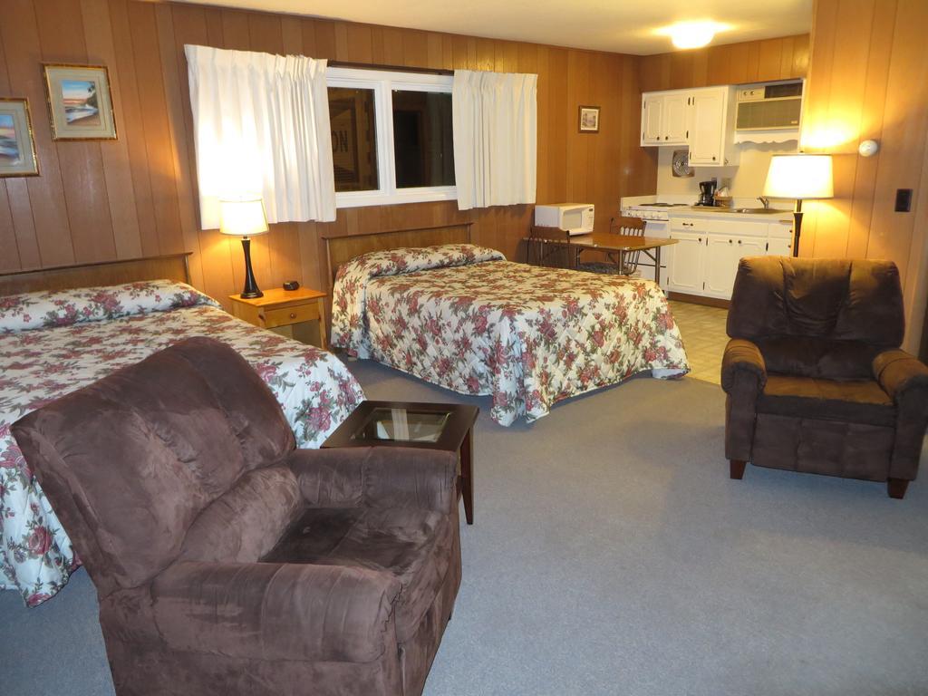 Travelers Inn Motel Eagle River Pokoj fotografie